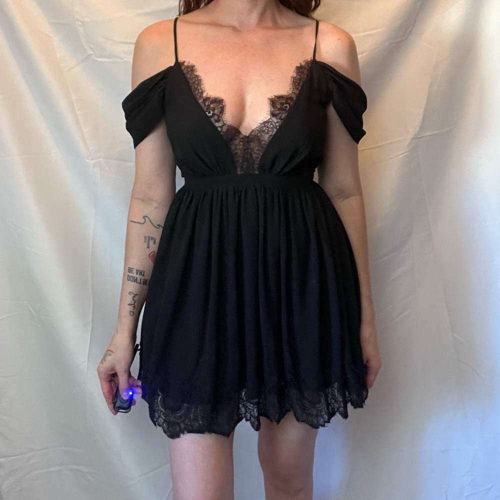 MOVING IN 5 DAYS! Everything must go! Make an offer